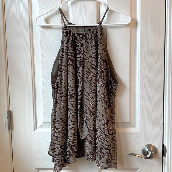 Walter Baker Animal Print sleeveless blouse Large olive green - Picture 1 of 12